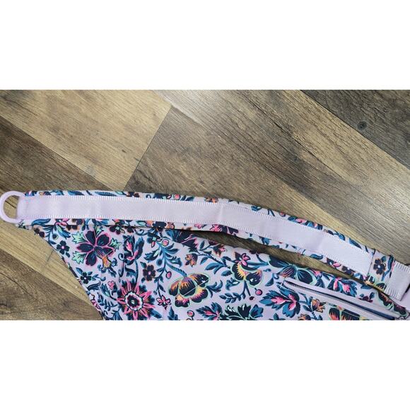 Vera Bradley Reactive Purple Floral Sling Backpack Pre Owned - Picture 10 of 13